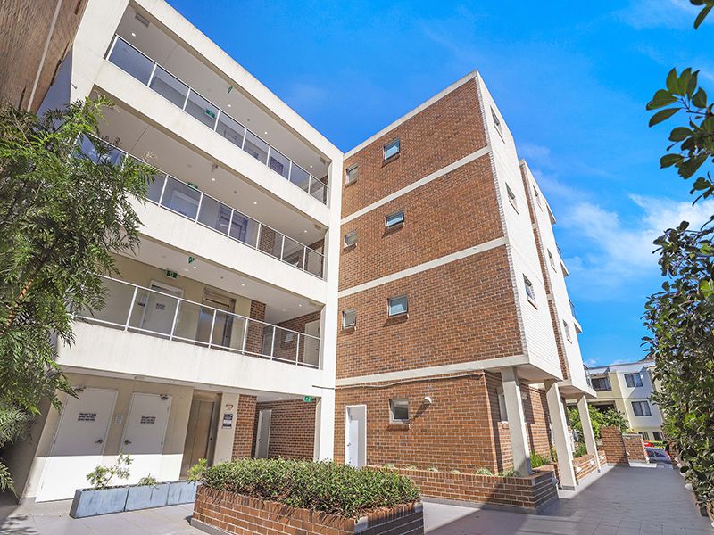 Apartment / Unit / Flat in 26-28 LYDBROOK, WESTMEAD NSW, 2145