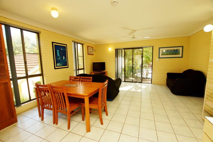 4/10-12 Tropic Lodge Place, Korora NSW 2450, Image 2