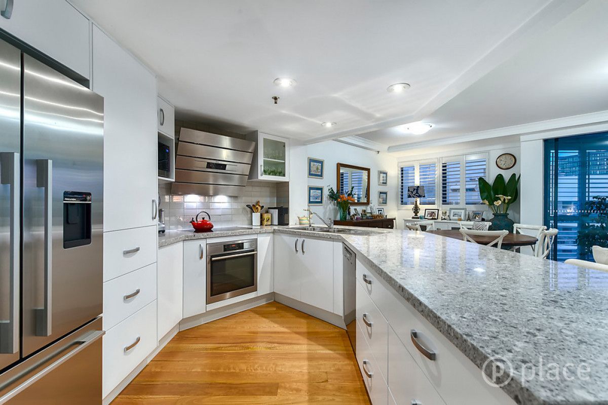 77/42 Ferry Street, Kangaroo Point QLD 4169, Image 2