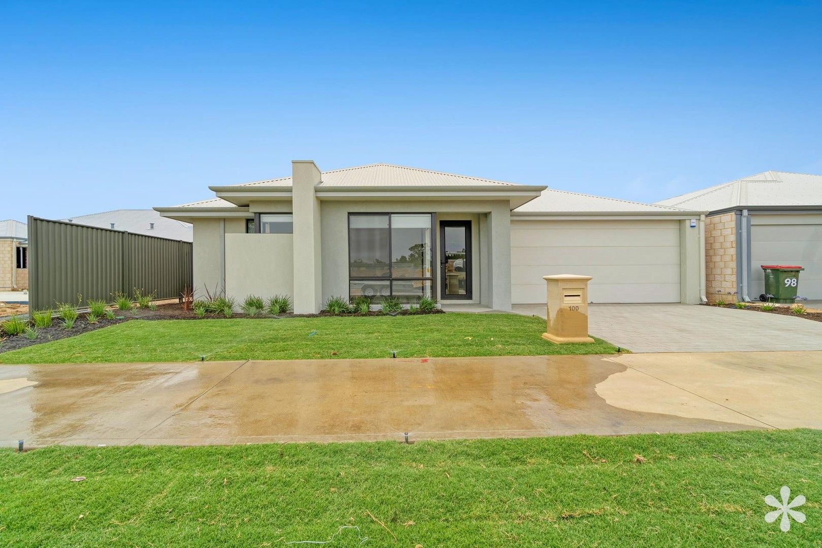 4 bedrooms House in 100 Borlaug Circuit BALDIVIS WA, 6171