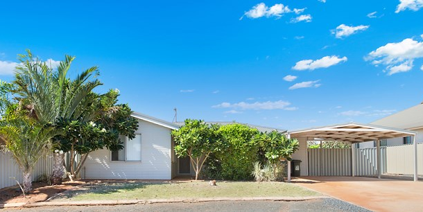 32 Macmahon Way, Baynton WA 6714