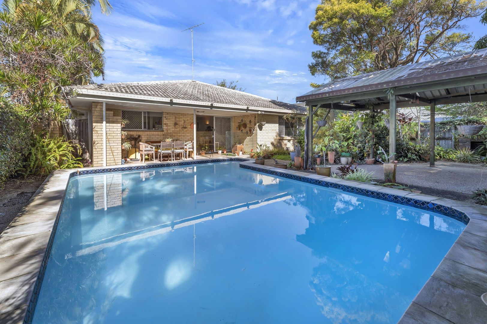 39 Coogeen Street, Sorrento QLD 4217, Image 1