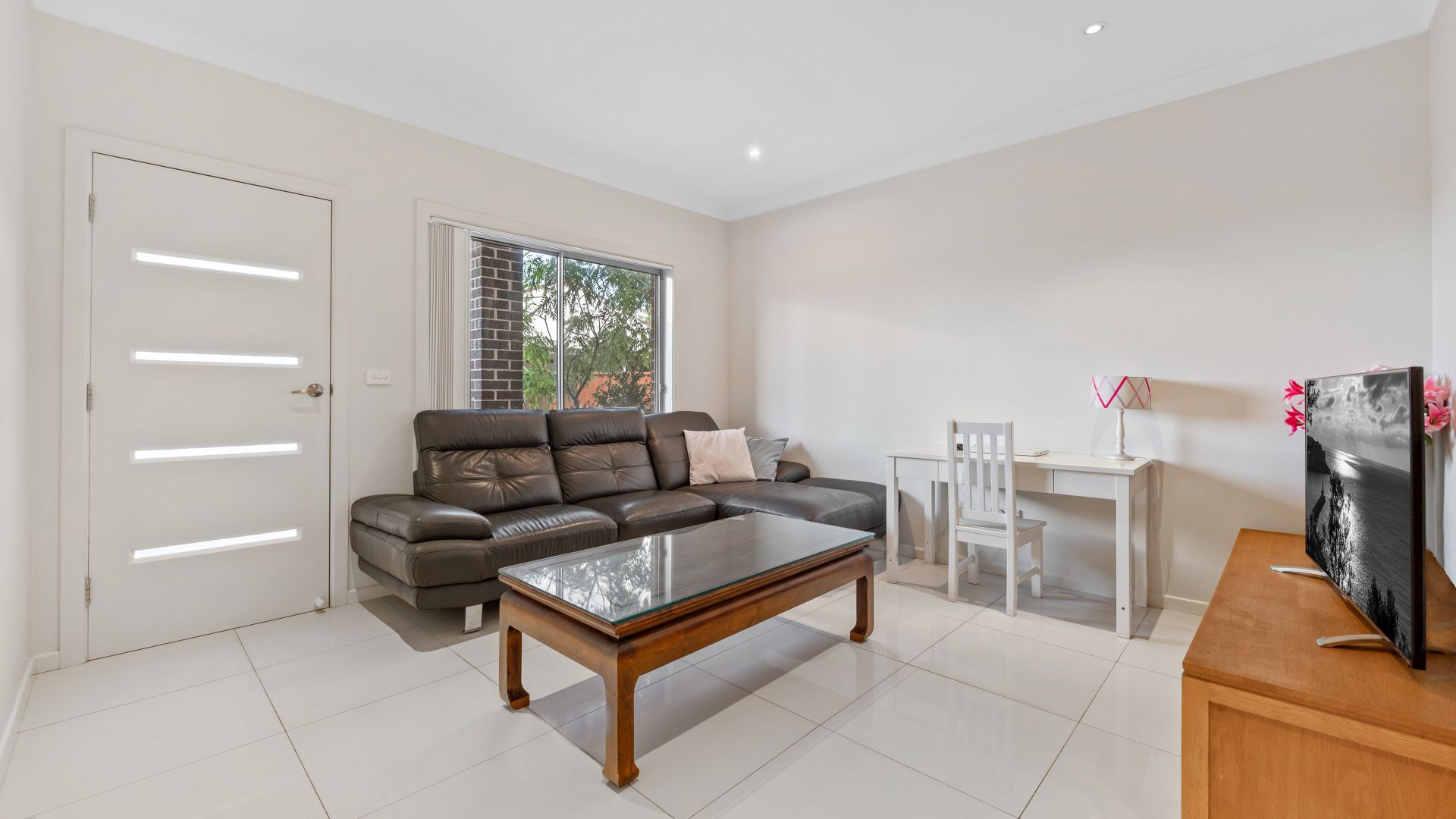 2/8 Holland Crescent, Casula NSW 2170, Image 2