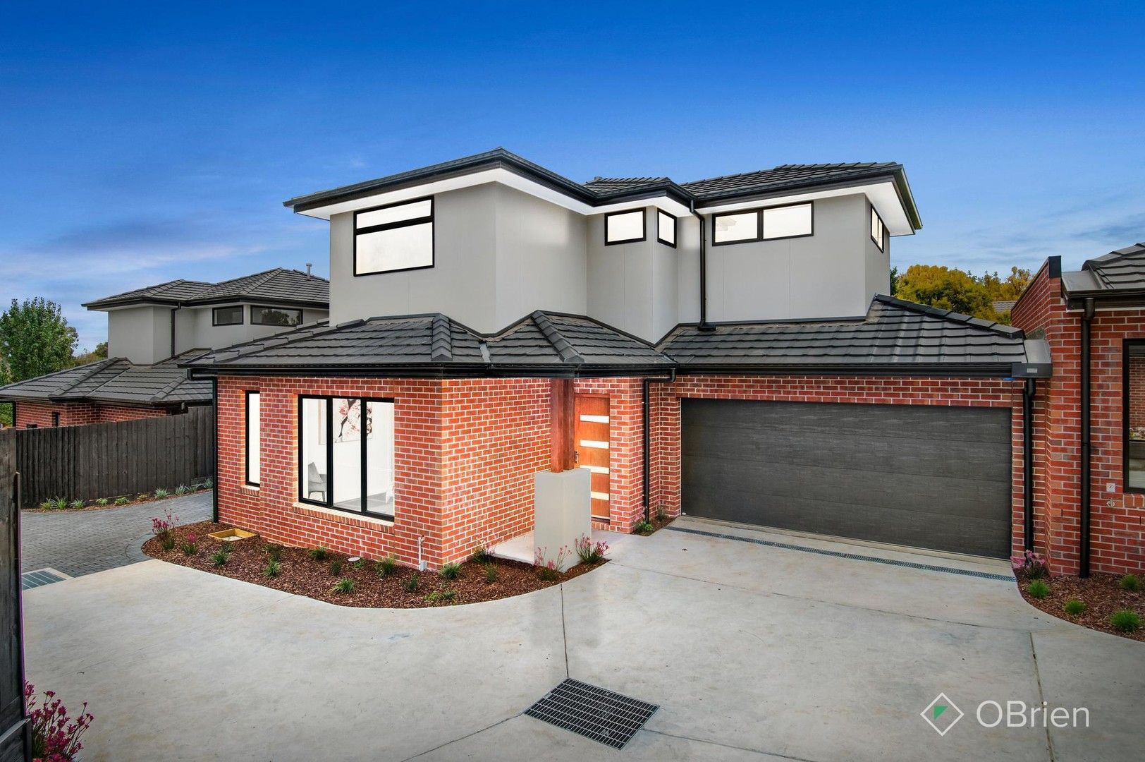 4 bedrooms Townhouse in 2/19 Tulip Crescent BORONIA VIC, 3155