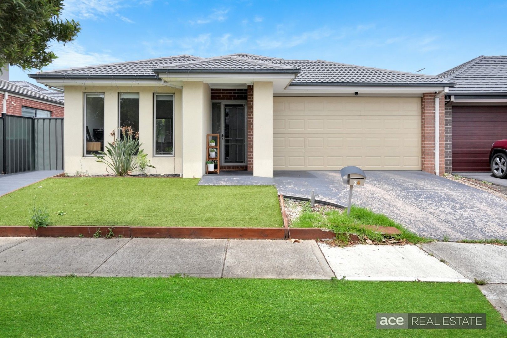 3 bedrooms House in 34 Chartwell Avenue TRUGANINA VIC, 3029