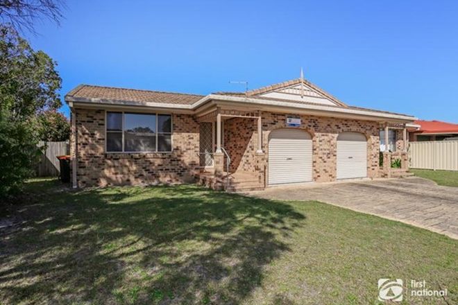 Picture of 1/15 Ficus Close, YAMBA NSW 2464