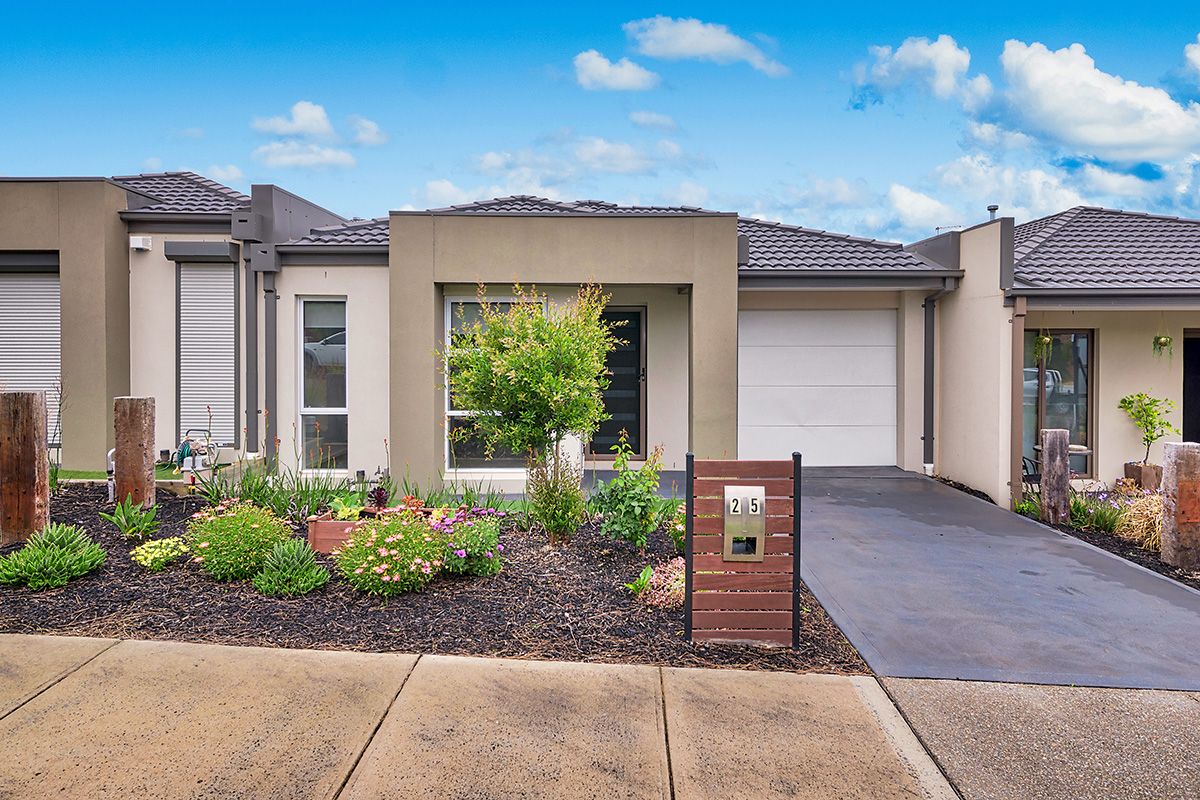 3 bedrooms House in 25 Royal St Georges Chase BOTANIC RIDGE VIC, 3977