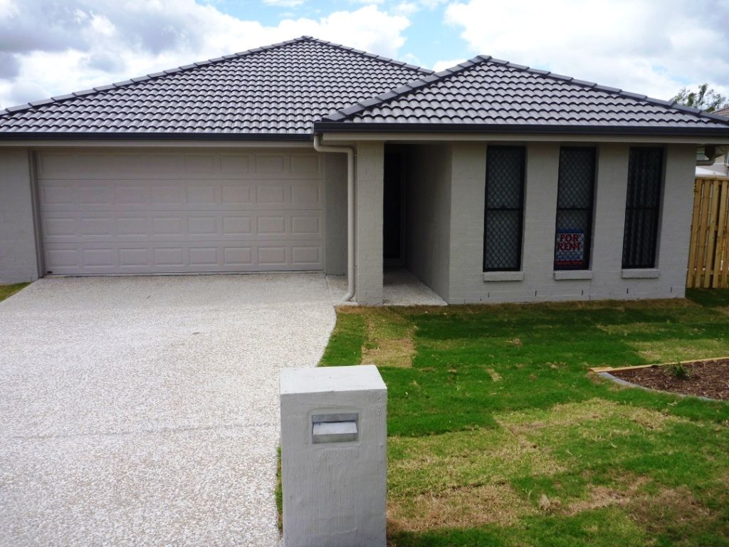 4 bedrooms House in 1 Crystalwood Court FERNVALE QLD, 4306