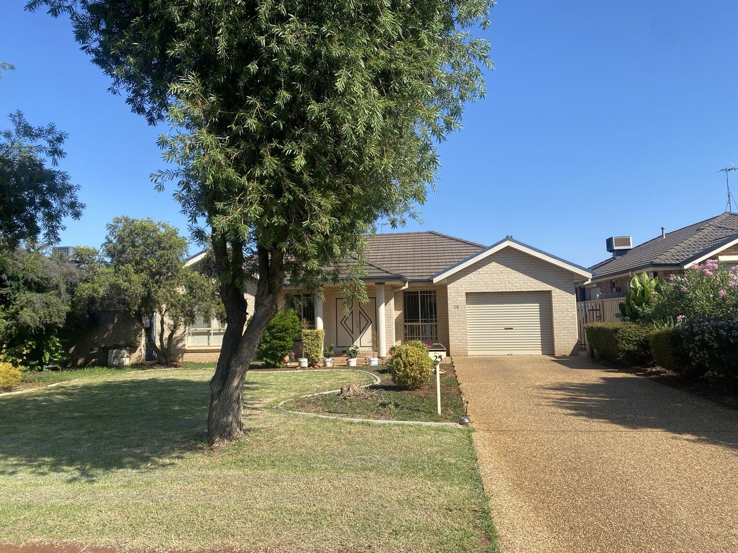 25 Dickson Road, Griffith NSW 2680 House For Rent Domain