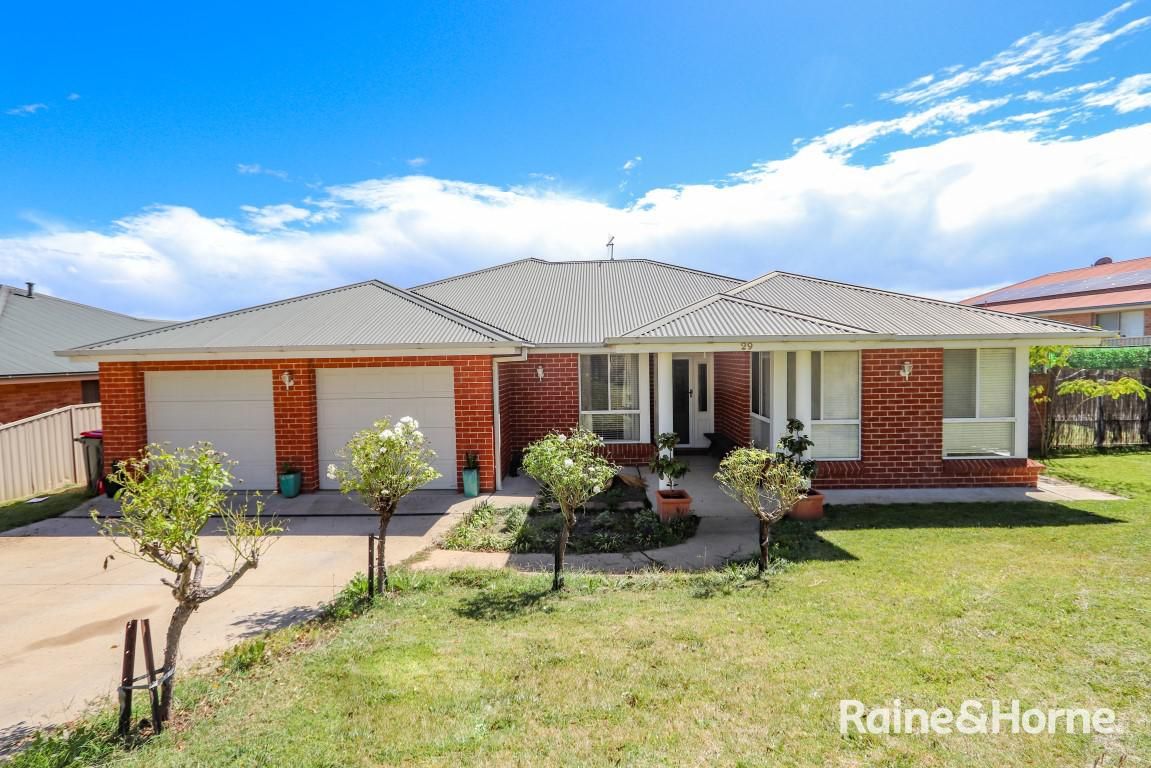 4 bedrooms House in 29 Carlyle Ave LLANARTH NSW, 2795