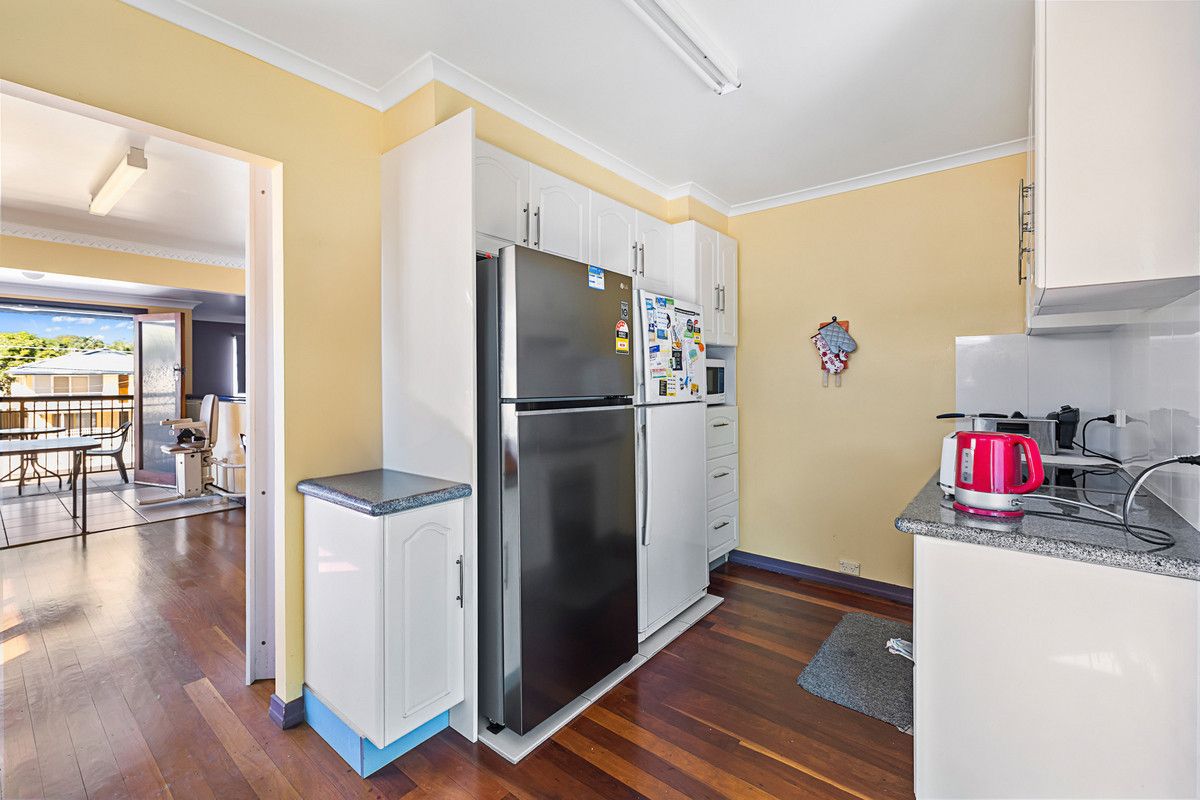 17 Herswell Avenue, Wynnum West QLD 4178, Image 1