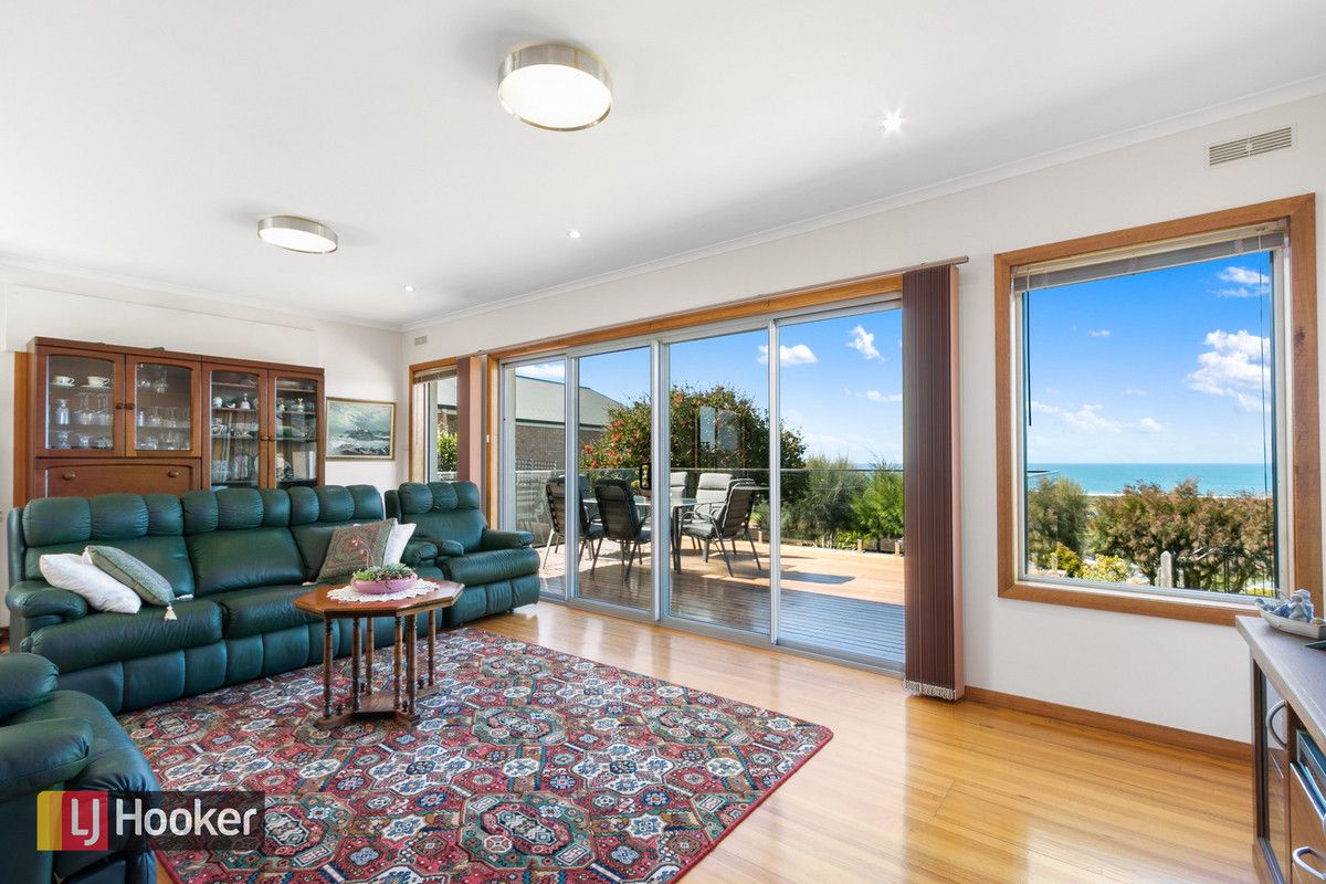 11a Lyrebird Court, Lakes Entrance VIC 3909, Image 2