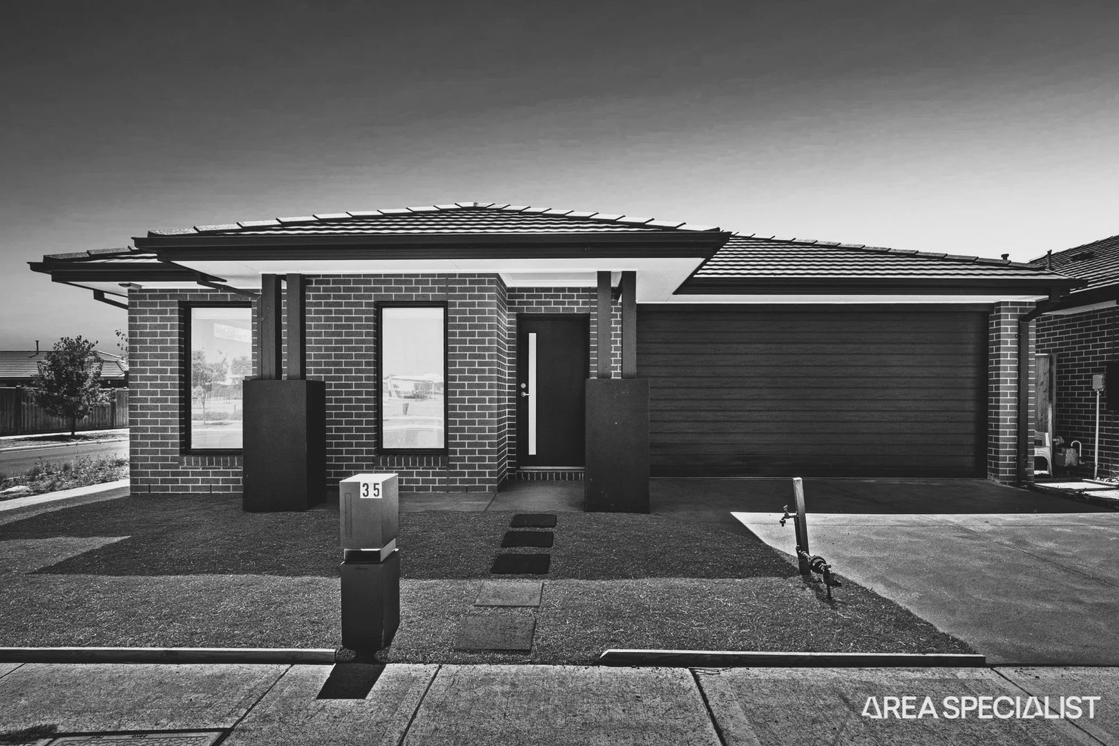 35 Lynwood Drive, Thornhill Park VIC 3335