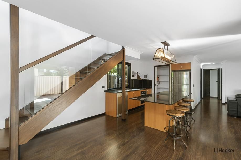 3 bedrooms Duplex in 2/40 Fourth Avenue PALM BEACH QLD, 4221