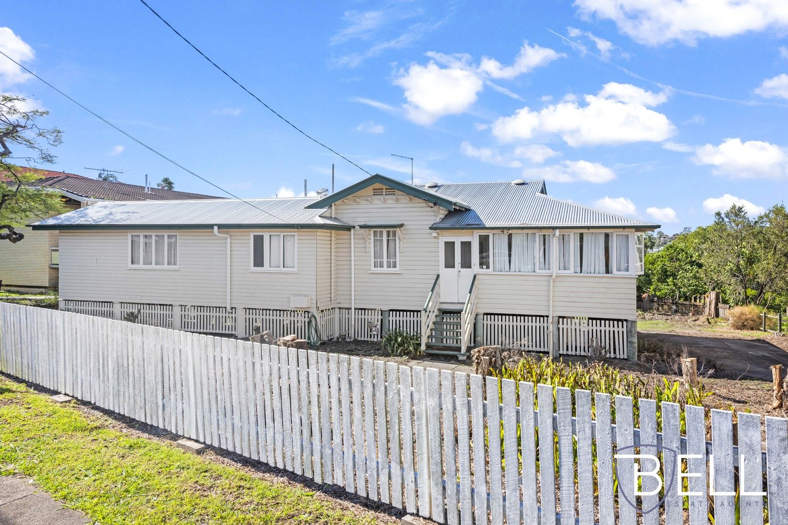 5 bedrooms House in 292 Cavendish Road COORPAROO QLD, 4151