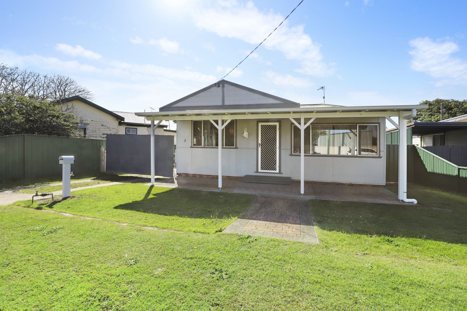 2 bedrooms House in 2 Barnard Cres TOUKLEY NSW, 2263