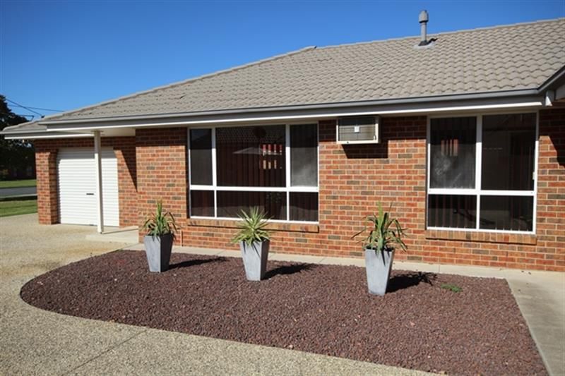 2 bedrooms Apartment / Unit / Flat in 1/379 Cambourne Street LAVINGTON NSW, 2641