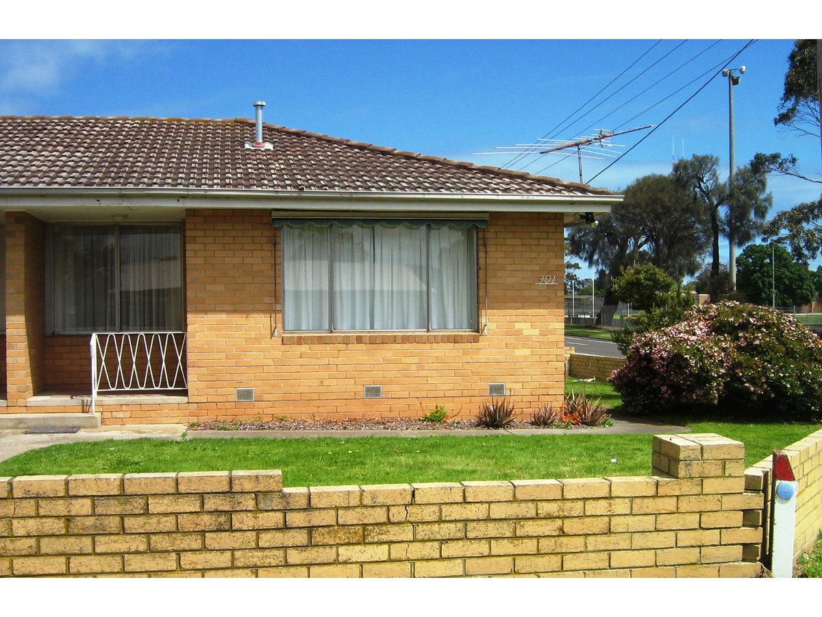 1 bedrooms Apartment / Unit / Flat in 2/301 Main Street MORNINGTON VIC, 3931