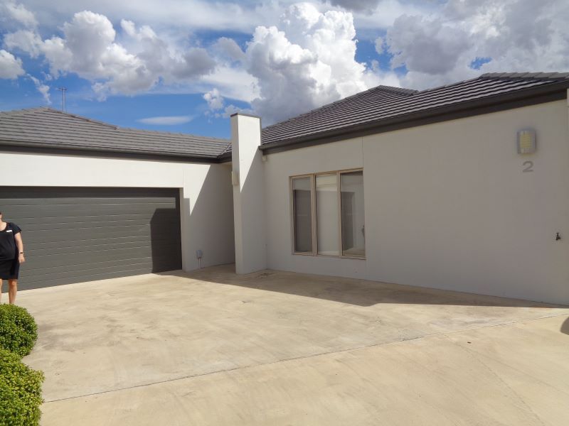 2/410 Street, Deniliquin NSW 2710 House For Rent 490 Domain