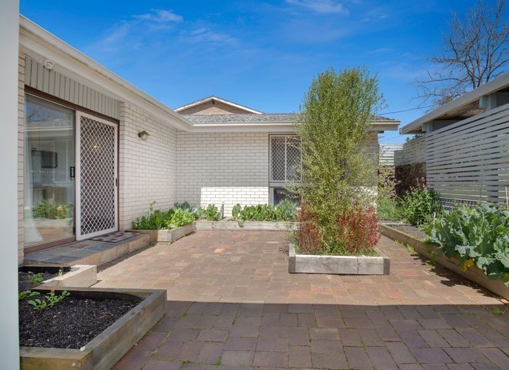 5 bedrooms House in 26 Campion Parade ARMIDALE NSW, 2350