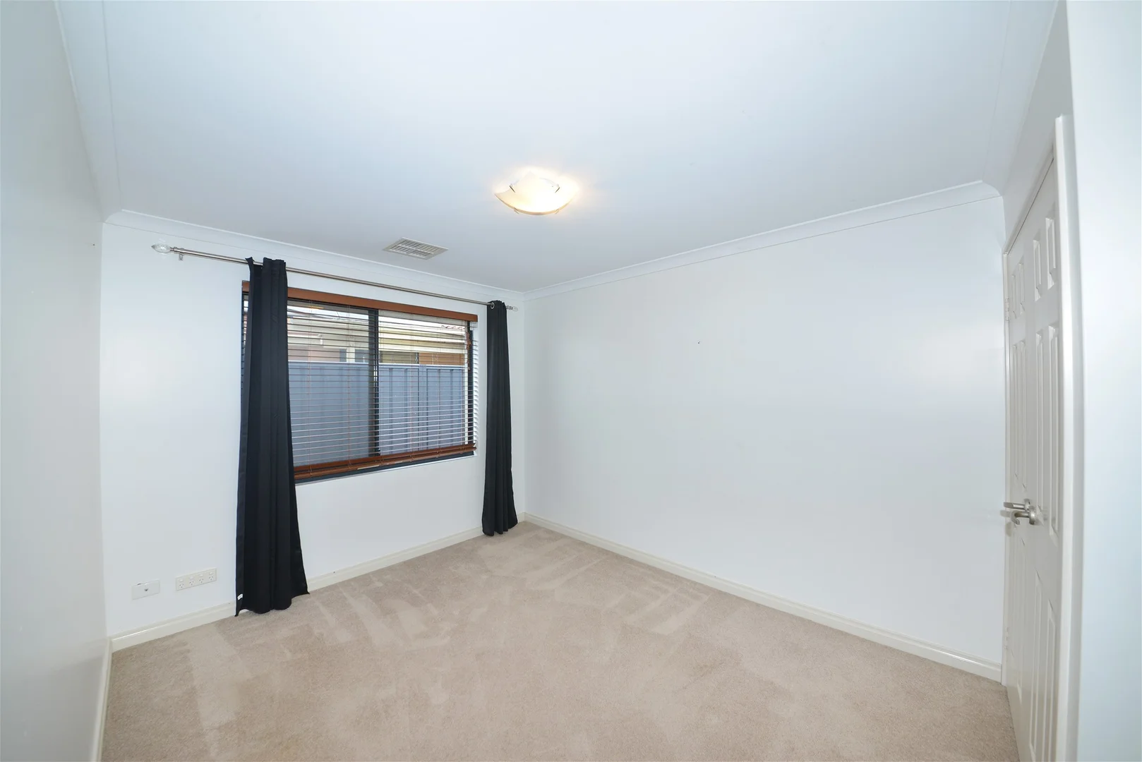 Additional image 13 of 15 Chalk Elbow, Pearsall WA 6065