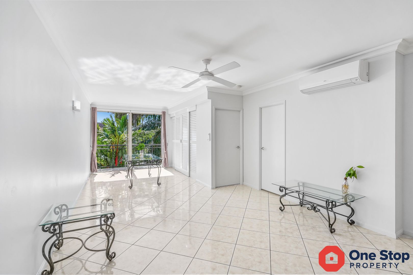 818/2-10 Greenslopes Street, Cairns North QLD 4870, Image 2