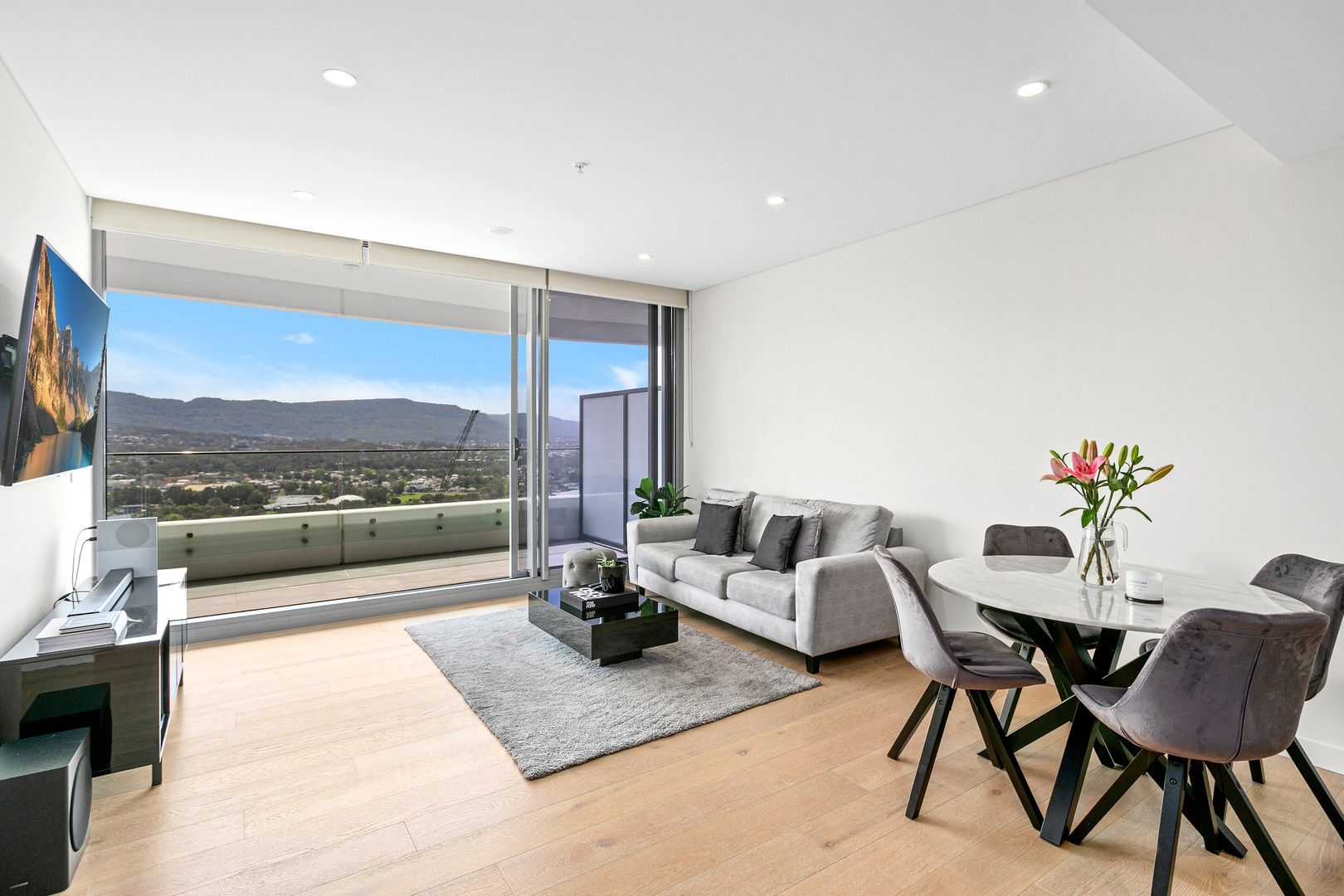 1 bedrooms Apartment / Unit / Flat in 1401/3 Rawson  Street WOLLONGONG NSW, 2500