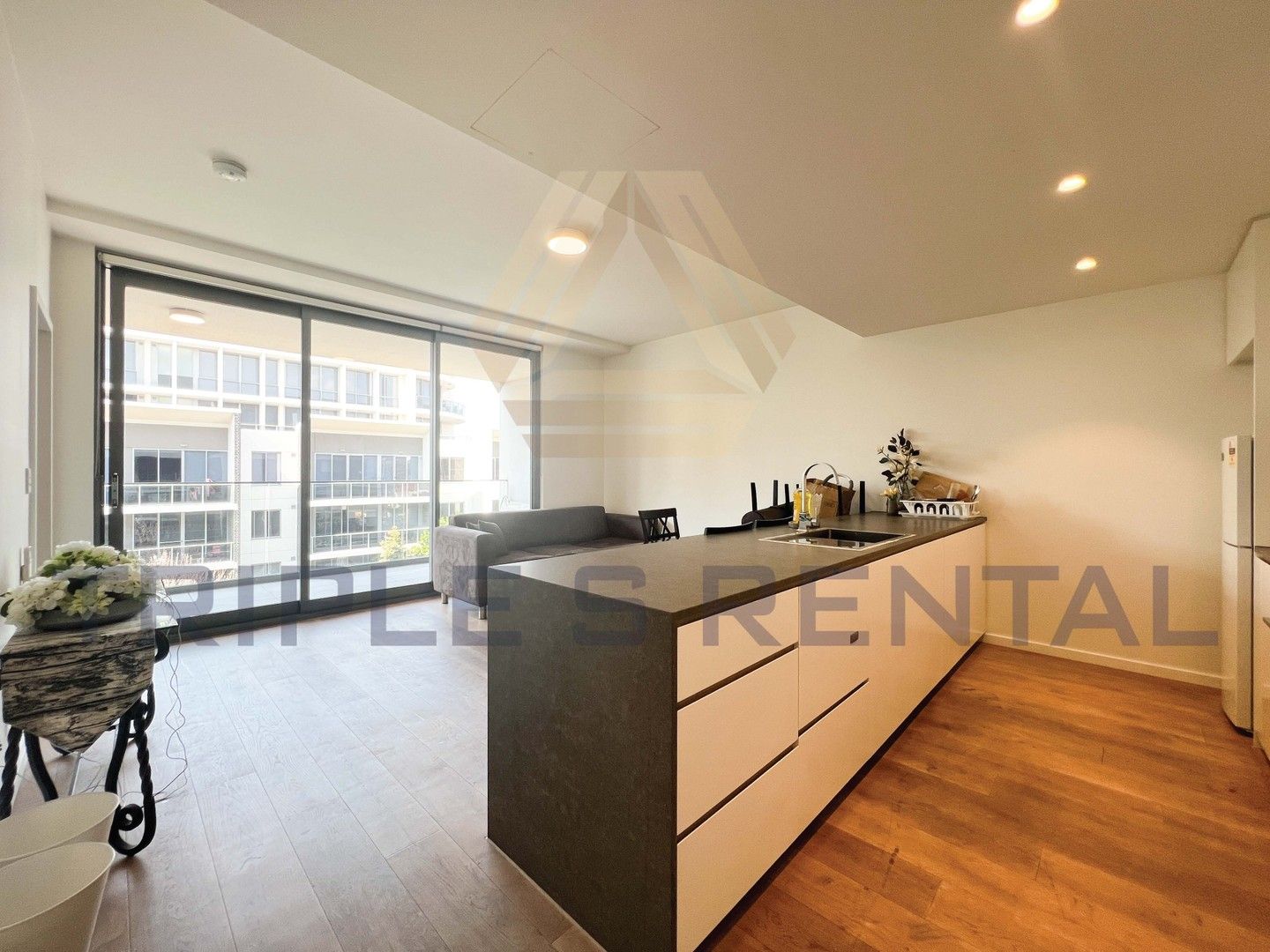 1 bedrooms Apartment / Unit / Flat in 305/2-8 Loftus Street TURRELLA NSW, 2205