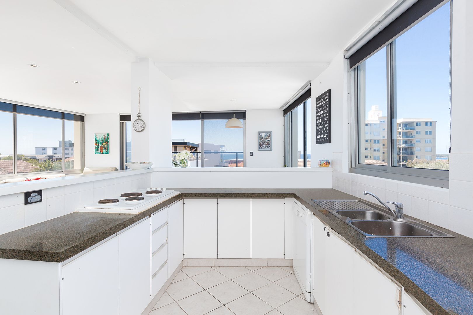 10/8-12 Waratah Street, Cronulla NSW 2230, Image 2