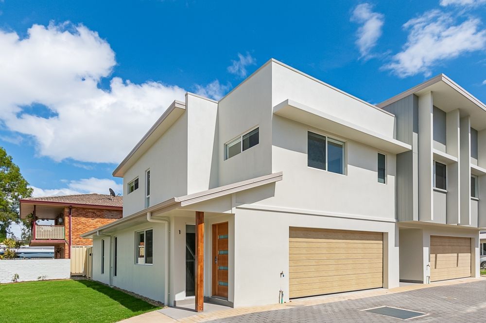 3 bedrooms Townhouse in 1/201 Kennedy Drive TWEED HEADS NSW, 2485