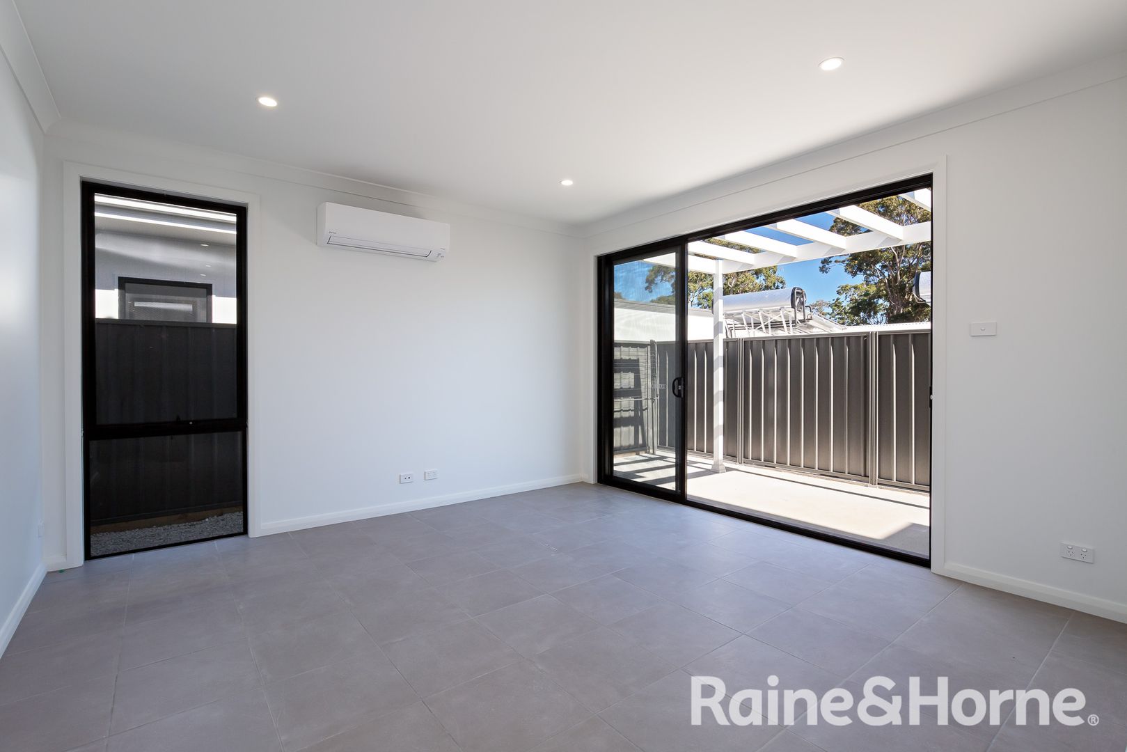 1/52 Bottlebrush Boulevard, Fletcher NSW 2287, Image 2