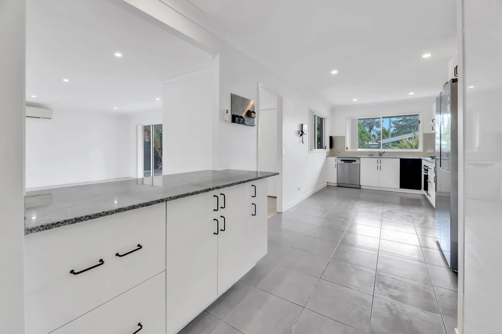 Additional image 7 of 28 Bermuda St, Broadbeach Waters QLD 4218