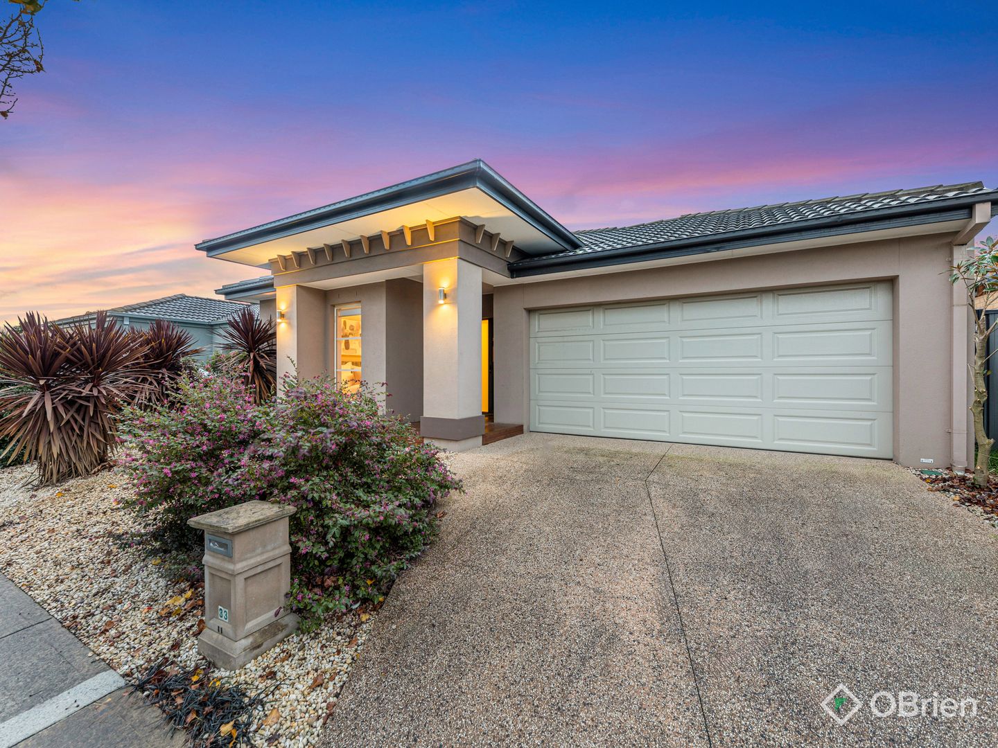 33 Connewara Crescent, Clyde North VIC 3978, Image 1