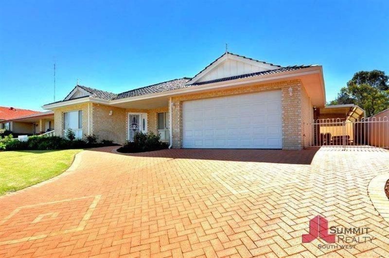 16 Magdalen Place, College Grove WA 6230