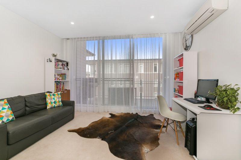 610/50 Peninsula Drive, Breakfast Point NSW 2137, Image 2