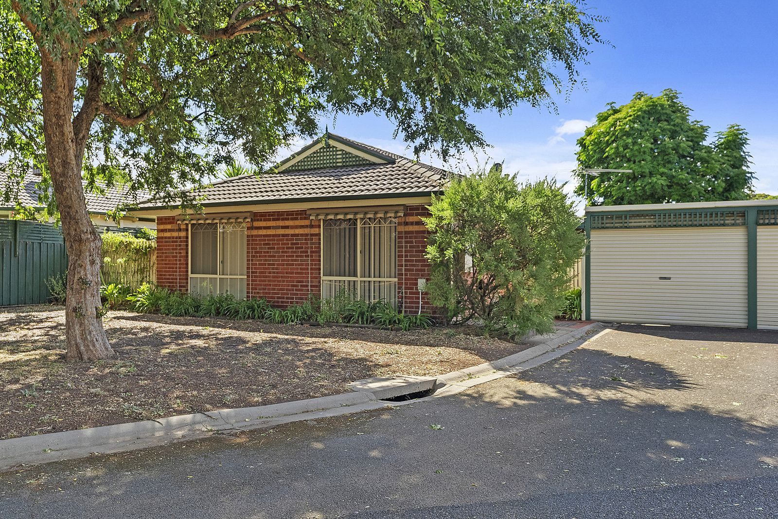 3 bedrooms Apartment / Unit / Flat in 21/17 Pilmer Street BACCHUS MARSH VIC, 3340