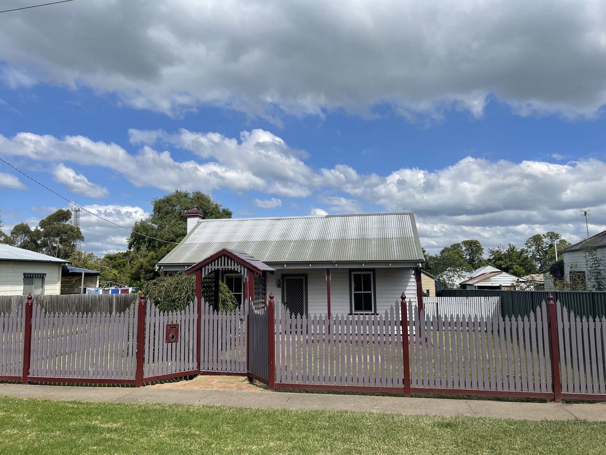 4 bedrooms House in 13 King Street MAFFRA VIC, 3860