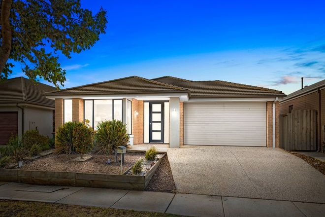 Picture of 26 Holyoake Parade, MANOR LAKES VIC 3024