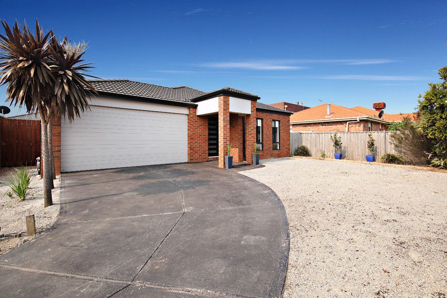 4 bedrooms House in 7 Fieldstone Place TARNEIT VIC, 3029