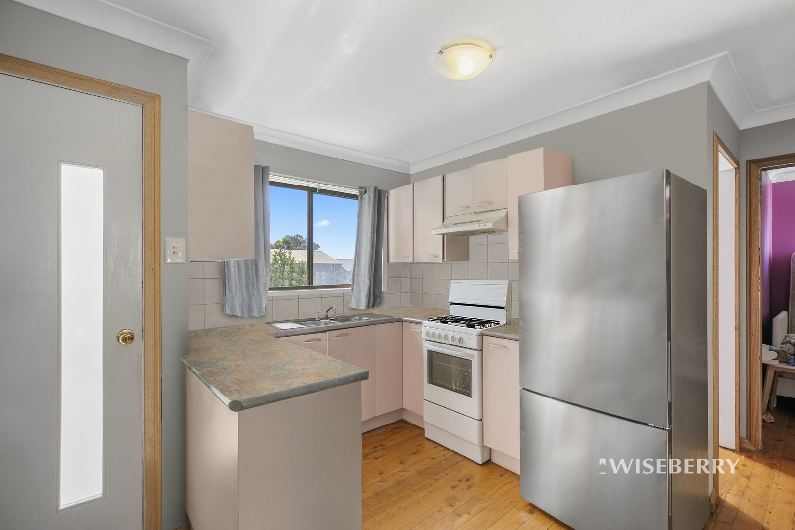 4 Essex Street, Gorokan NSW 2263, Image 2