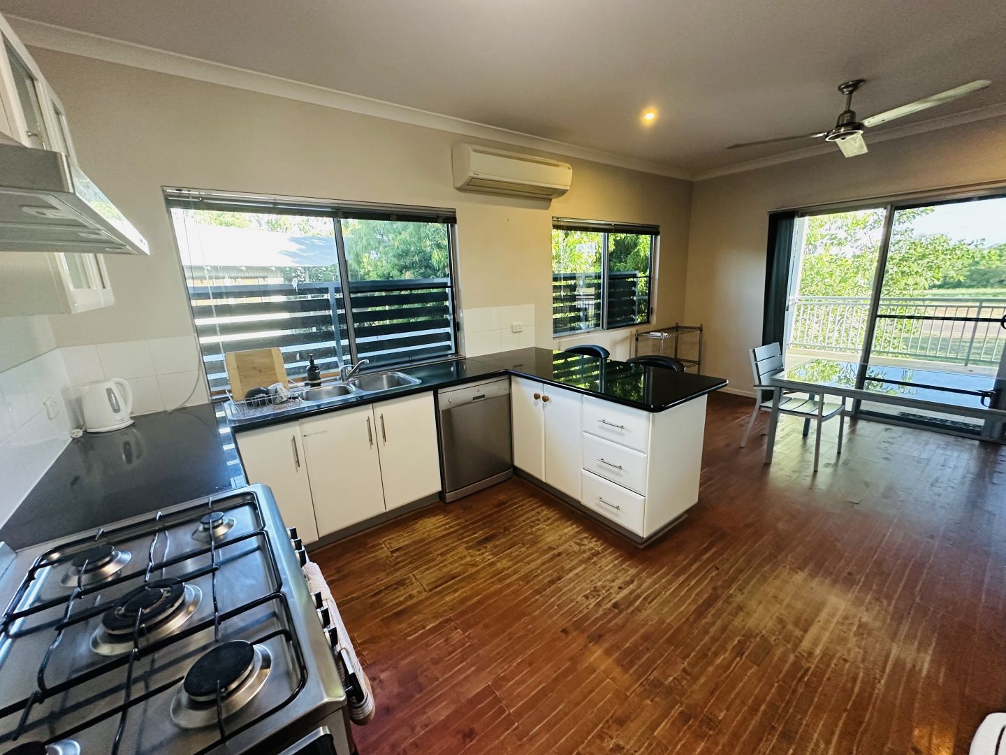 2/11 Koolparn Ct, Kununurra WA 6743, Image 2