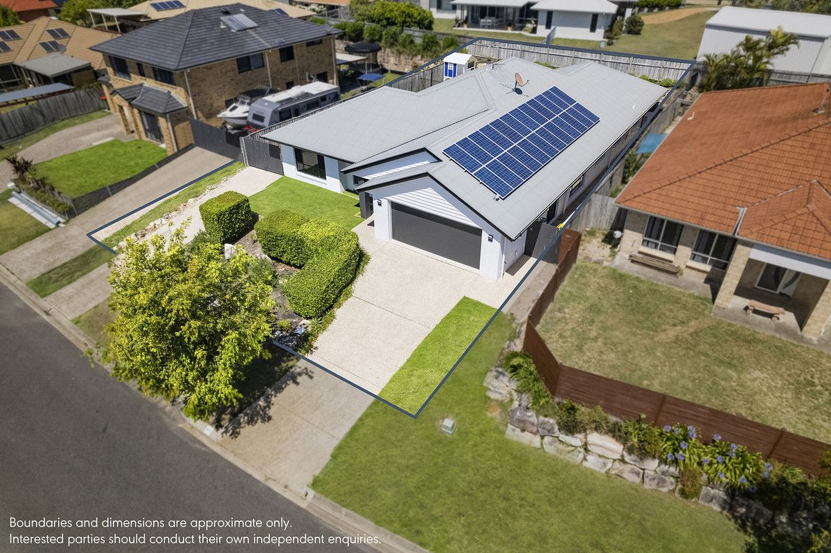 6 bedrooms House in 27 Ebony Crescent REDLAND BAY QLD, 4165