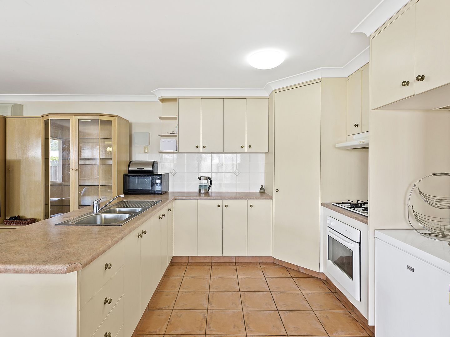 10 Gerrard Street, Middle Ridge QLD 4350, Image 2