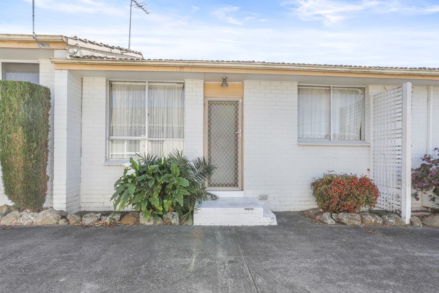 2 bedrooms Apartment / Unit / Flat in 3/74 Callander Road NOBLE PARK VIC, 3174