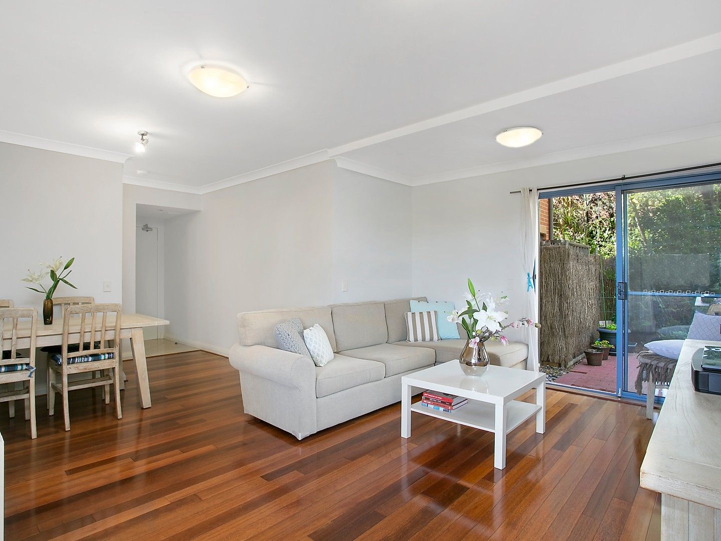 2 bedrooms Apartment / Unit / Flat in 10A/8 Sutherland Street CREMORNE NSW, 2090
