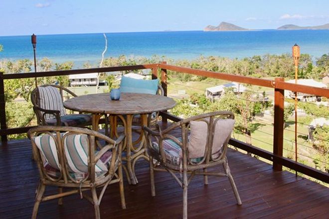 Picture of 10 Rattray Avenue, HIDEAWAY BAY QLD 4800