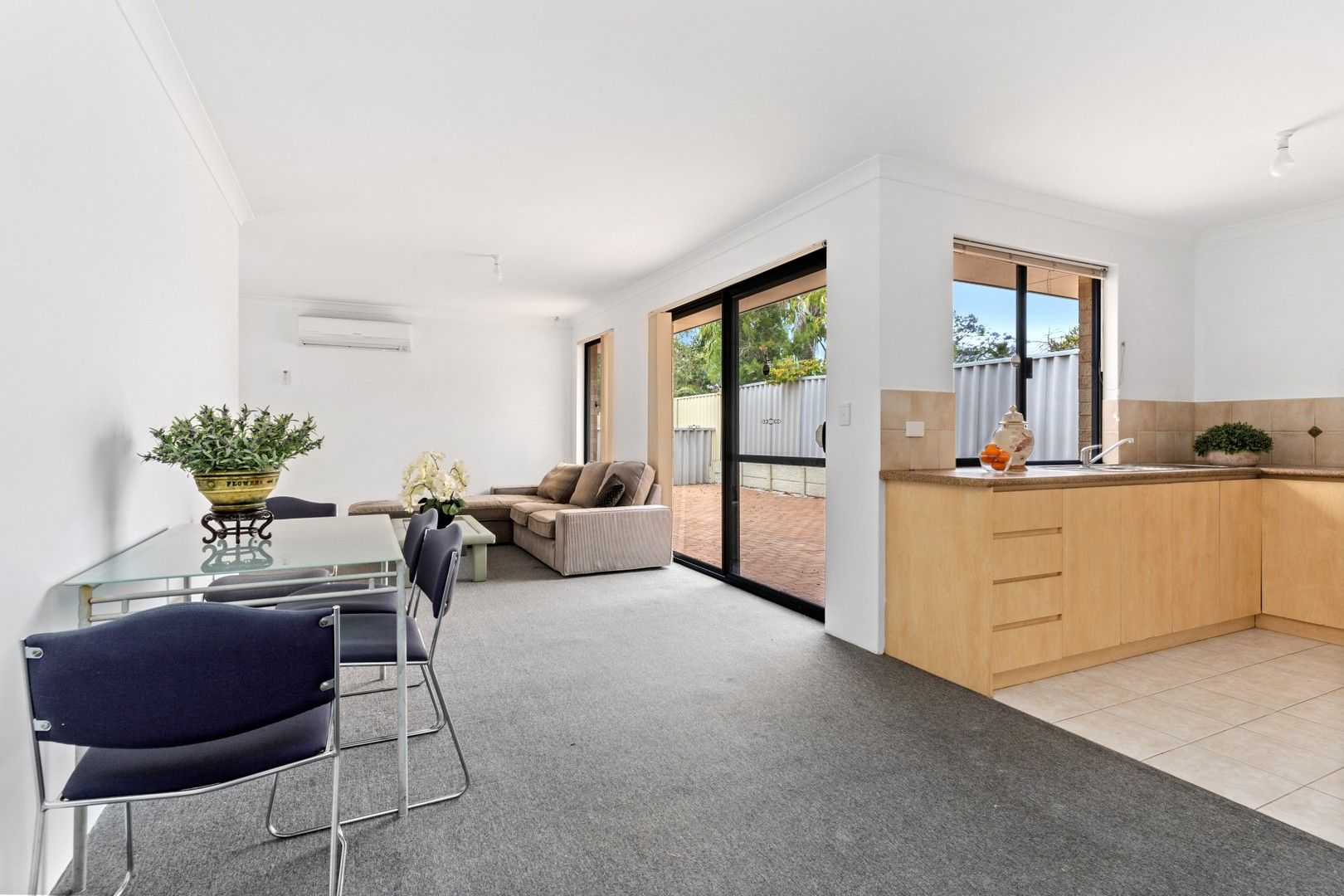 4 bedrooms House in 4/14-16 Farnham Street BENTLEY WA, 6102