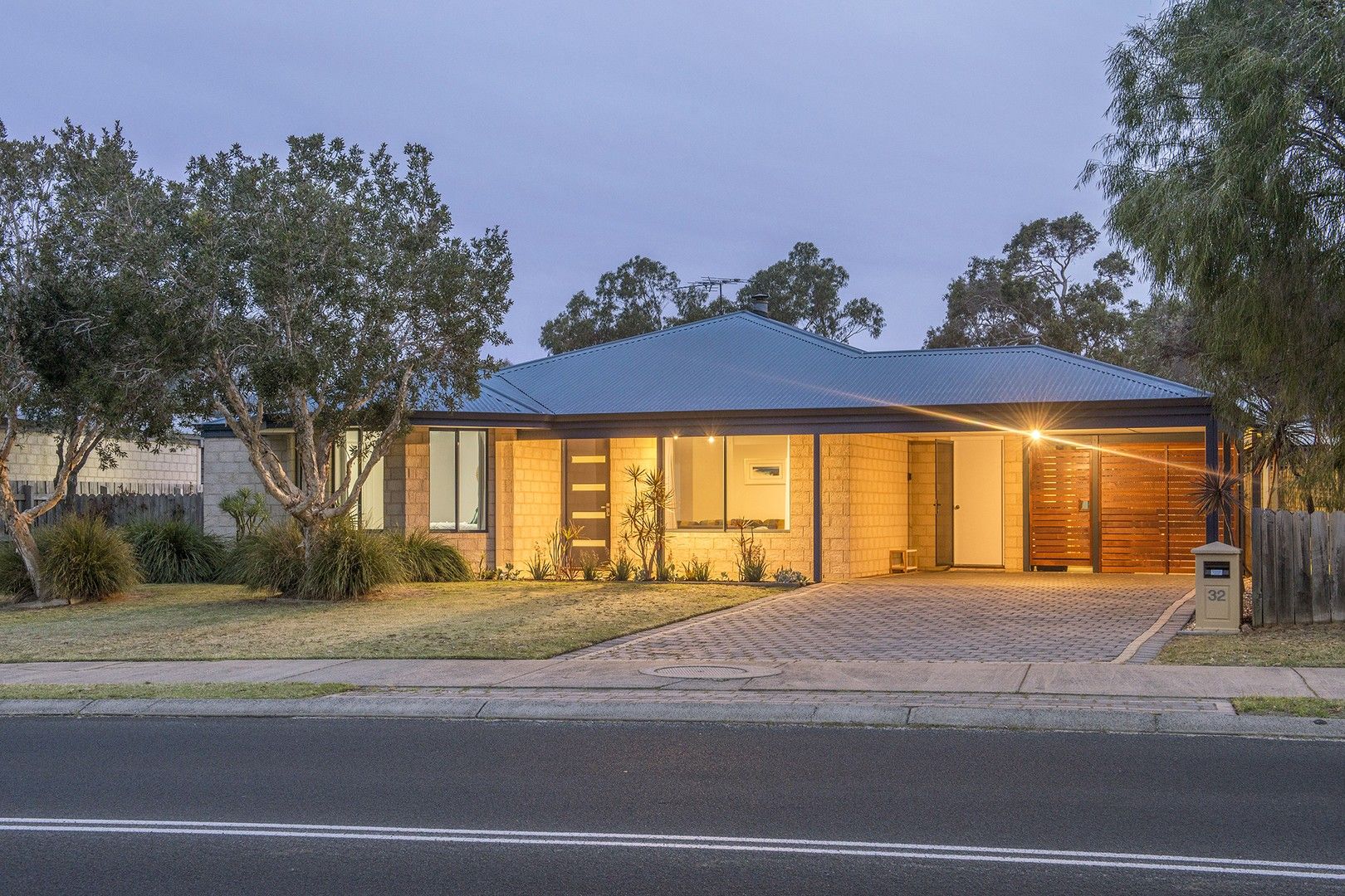 4 bedrooms House in 32 Dunsborough Lakes Drive DUNSBOROUGH WA, 6281