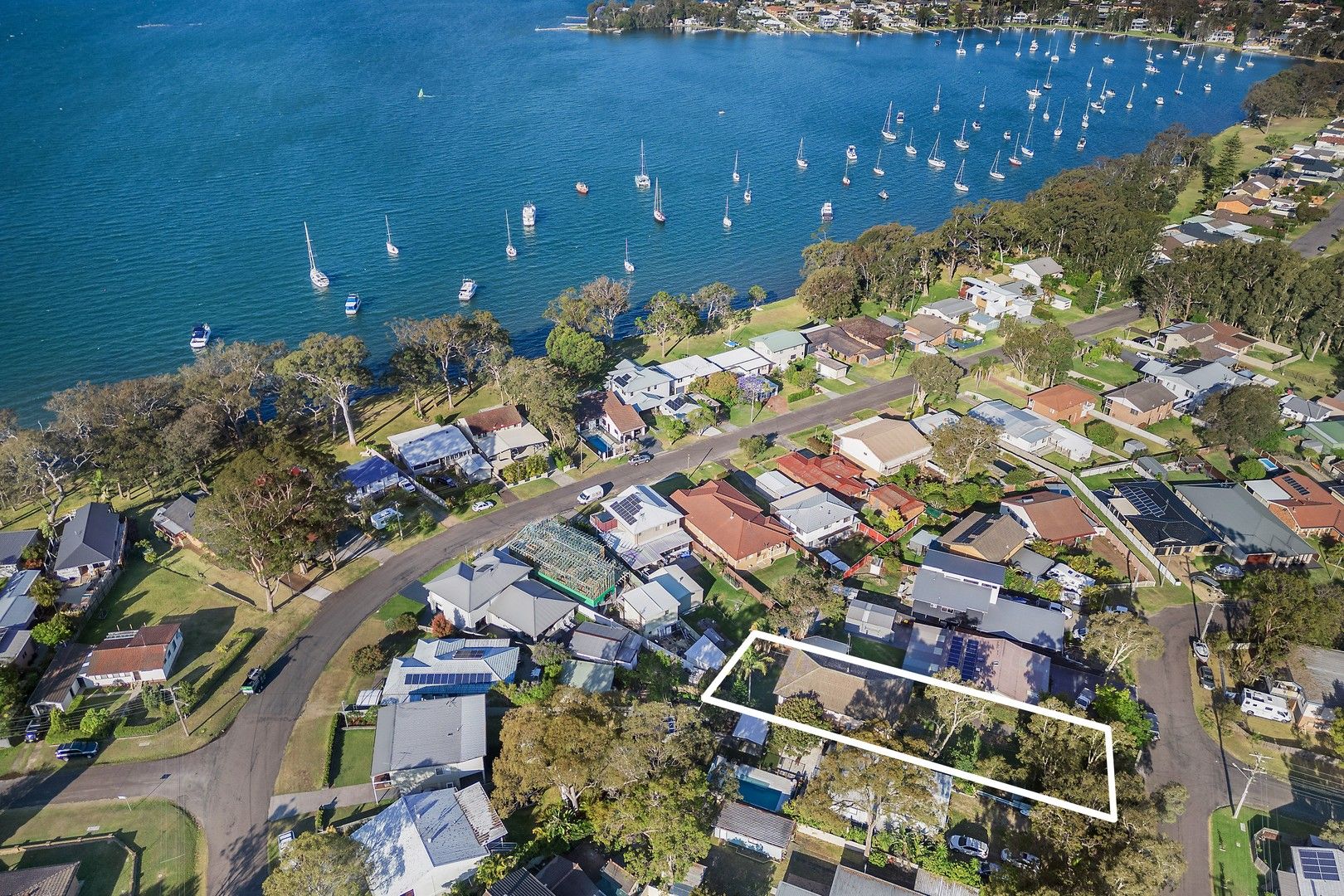 27 Birrabang Avenue, Summerland Point NSW 2259, Image 1