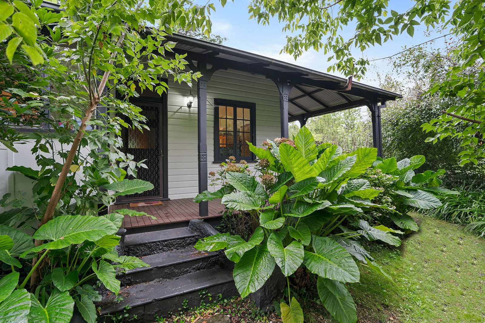 2 bedrooms House in 1 Railway Crescent MITTAGONG NSW, 2575